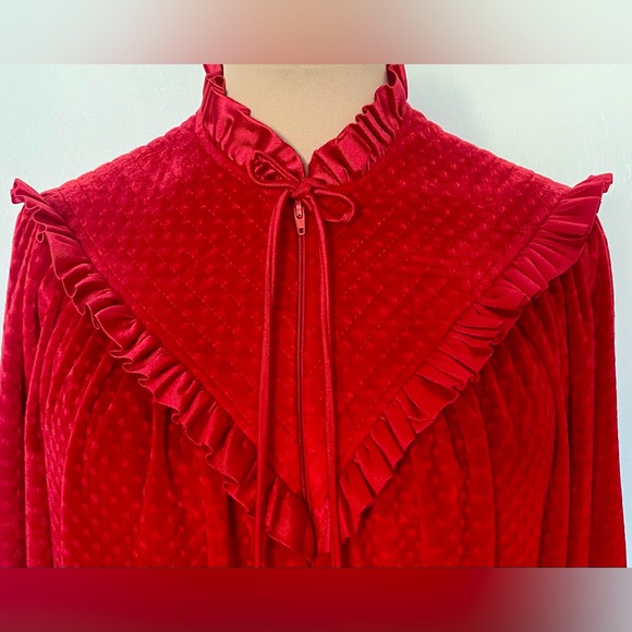 Vintage 60s Velour Robe *Medium* SAY-LU Red Ruffled Pullover Bathrobe - Picture 4 of 6